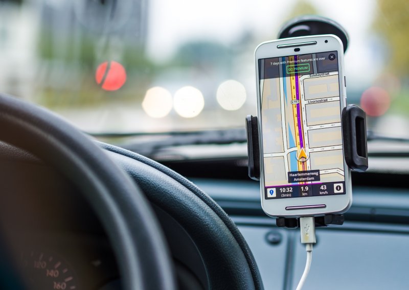 Za sigurniju vožnju: Google će vaš Android uskoro pretvoriti u dashcam