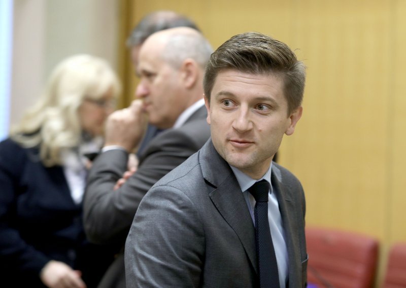 Marić 'zakopčan' oko proračuna za MORH i Ministarstvo kulture