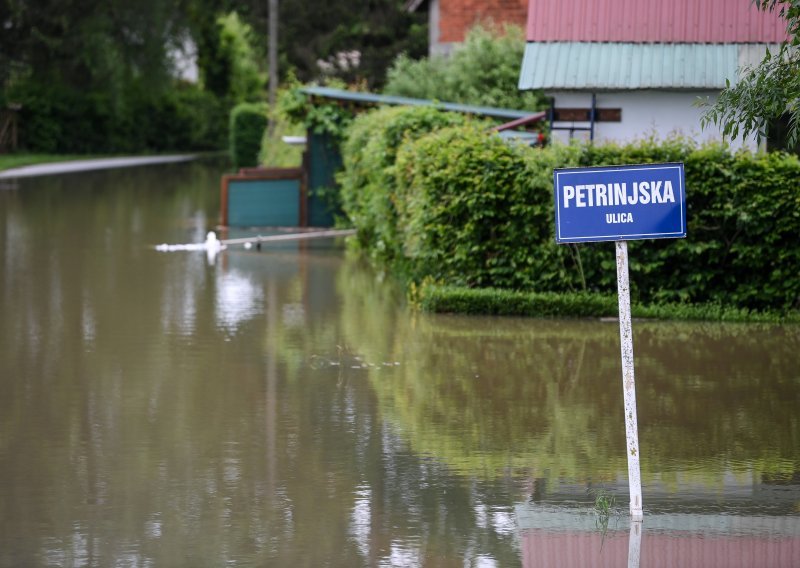 Vodeni val i dalje prijeti, iduća 24 sata kritična za Sisak i Petrinju