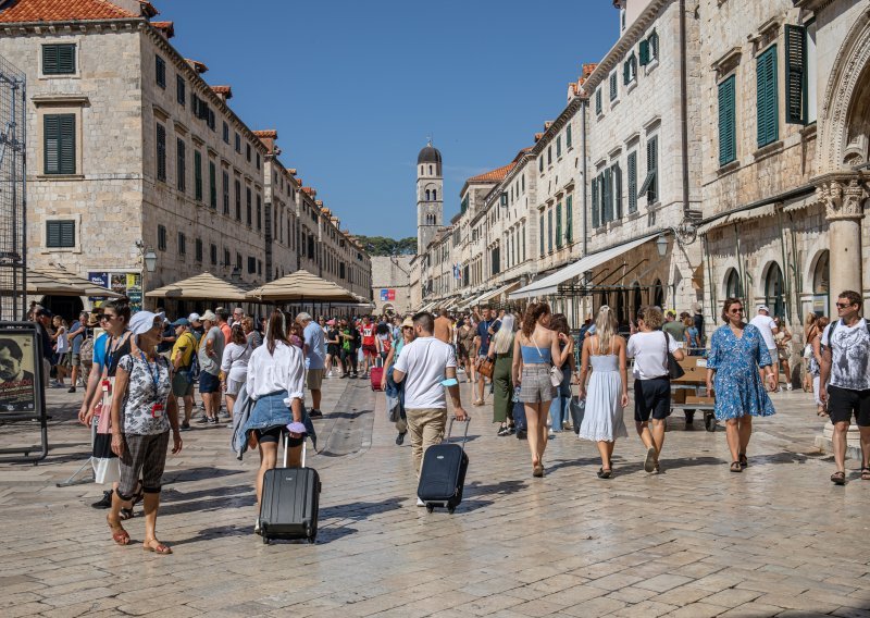 Lagano spremajte kišobrane jer nam vrlo skoro stižu ljetne temperature