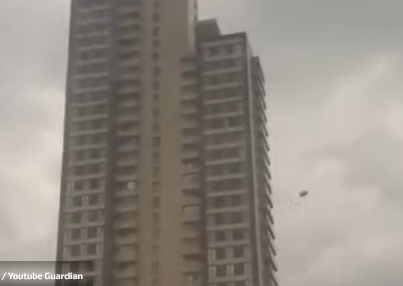 Oluja u Ankari nosila krovove, a poletio i kauč iz nebodera