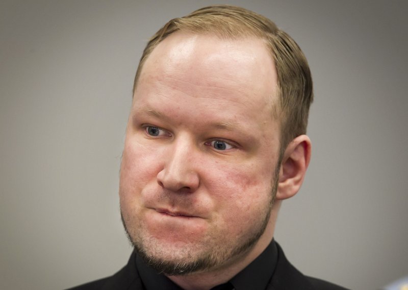 Objavljene snimke Breivikovog bombaškog napada
