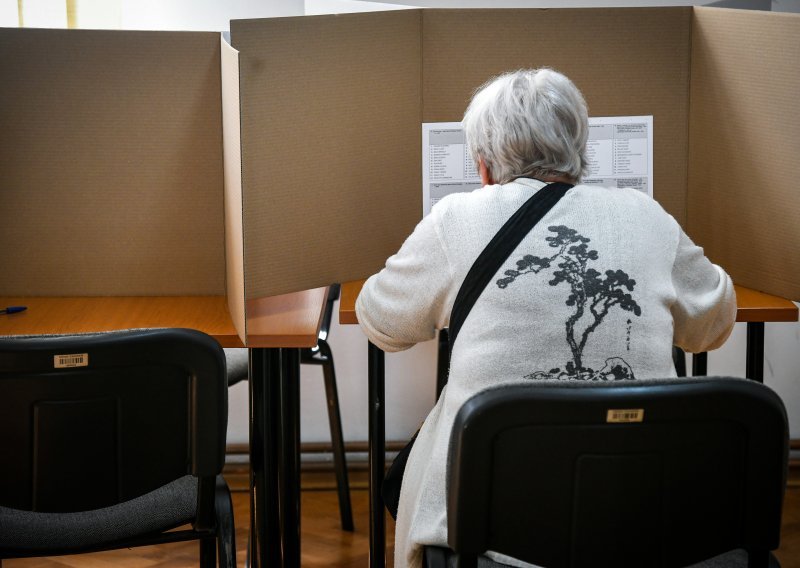 Mizeran broj birača izišao na manjinske izbore u Hrvatskoj