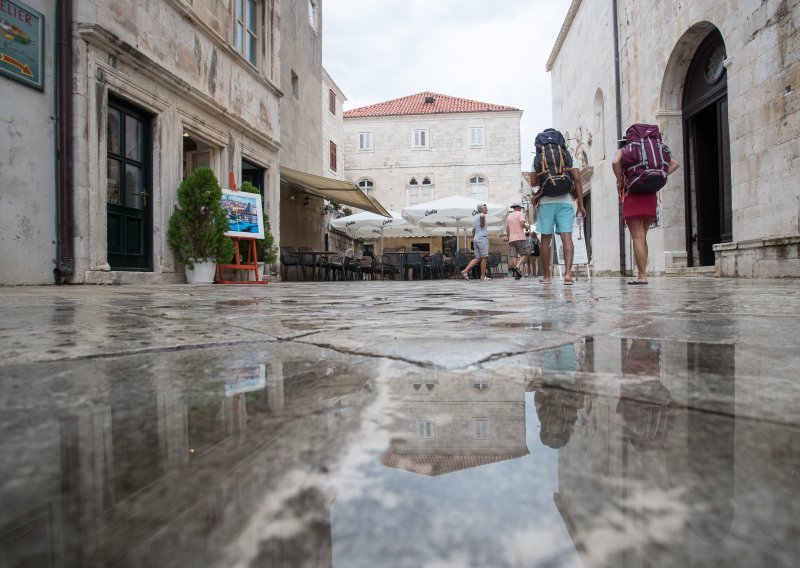 Nevrijeme pogodilo središnju Istru, u Svetvinčentu led veličine lješnjaka