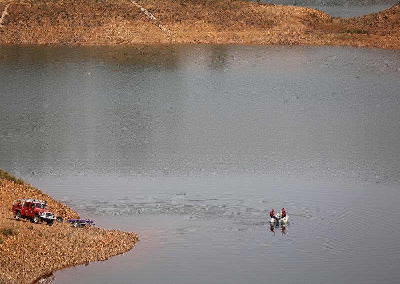 Policija s psima traga za ostacima Madeleine McCann: Pretražuju se jezero i šipražje