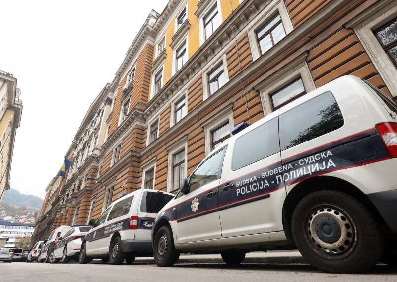 EUROPOL i policija u BiH razbili lanac krijumčara droge i oružja, uhićeno 38 osoba