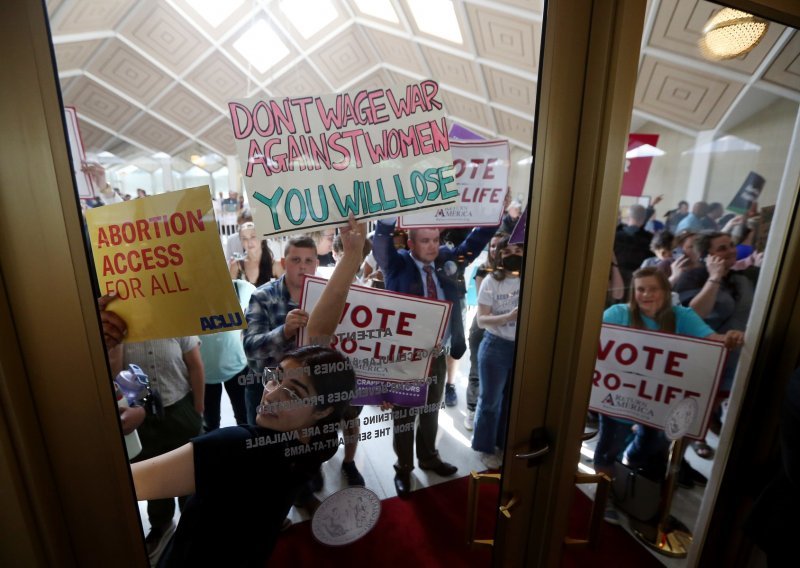 Južna Karolina usvojila zabranu pobačaja nakon šest tjedana trudnoće