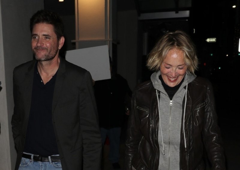 Nije mogla sakriti osmijeh: Sharon Stone 'uhvaćena' s novim dečkom