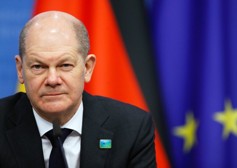 Scholz: Spreman sam na razgovor s Putinom o Ukrajini, no kad za to dođe vrijeme