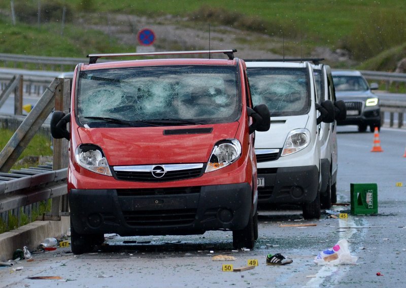 Glupi i suludi pohod BBB-a i Torcide napunio bolnice