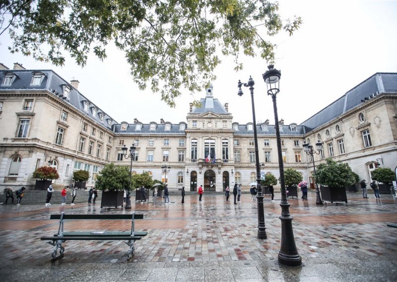 Glavni francuski grad će zasuti milijarde mikroplastičnih čestica s neba