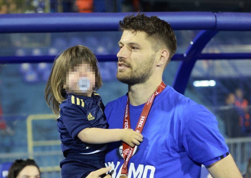 Emocije preplavile Maksimir: Igrači Dinama naslov prvaka proslavili sa svojim obiteljima