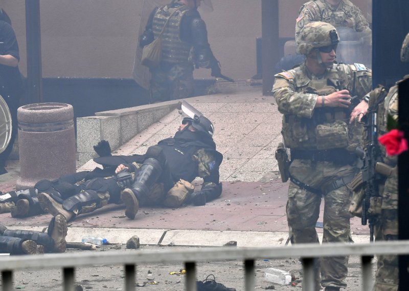 U sukobima na Kosovu ozlijeđeno više desetaka vojnika NATO-a