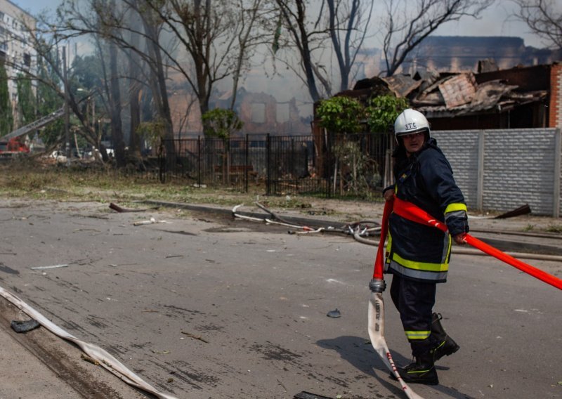 Troje mrtvih u požaru u skladištu papira u blizini Moskve
