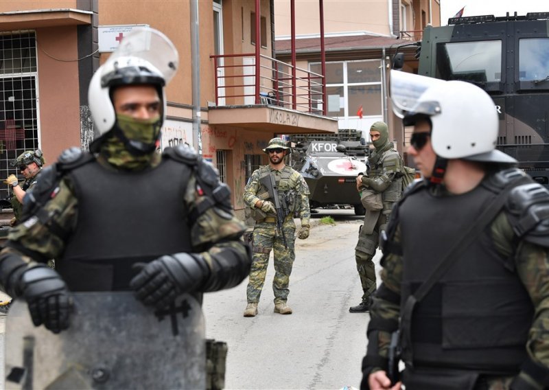 NATO šalje dodatne snage na Kosovo, Vučić traži da se Kurti 'urazmi'