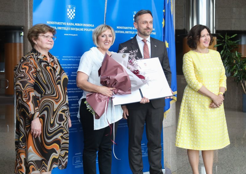 Uručene nagrade najboljim udomiteljima, nagrada za životno djelo Ani Mikulek