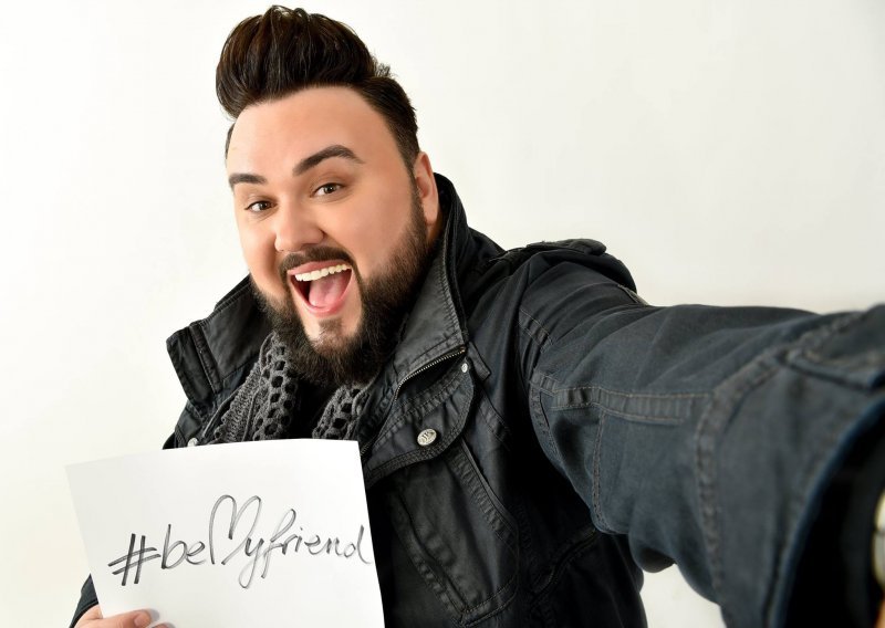 Jacques Houdek kao podvojena ličnost putuje na Eurosong