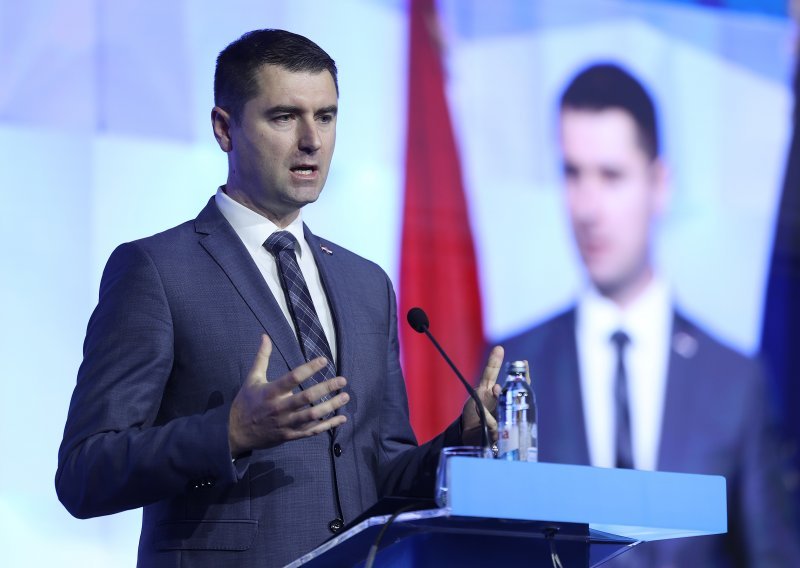 Ministar Filipović o novoj epizodi plinske afere: Nisam brisao poruke iz mobitela