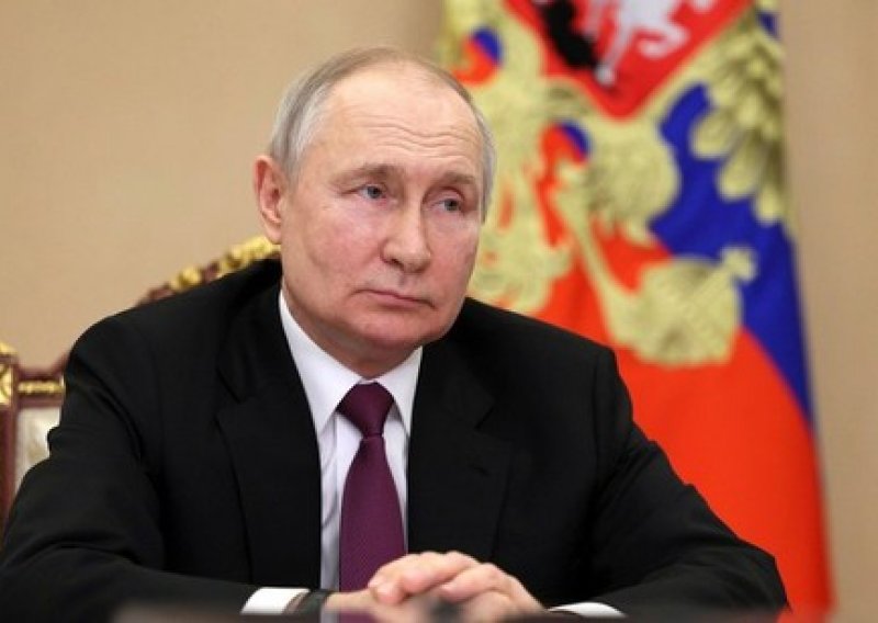Kremlj kaže da je Putin otvoren za sve kontakte o 'ukrajinskom problemu'