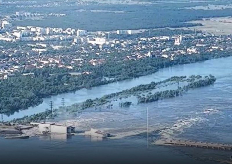 Ukrajinci uvjereni: Rusija raznijela branu Kahovku da spriječi ofenzivu na jugu