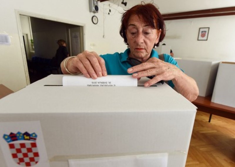 Prema istraživanju, više od polovice Hrvata izašlo bi na izbore za Europski parlament