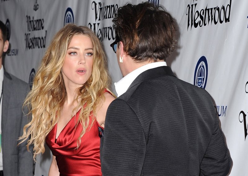Amber Heard ne odustaje: Svoju je tužbu ‘podebljala’ novim detaljima zlostavljanja