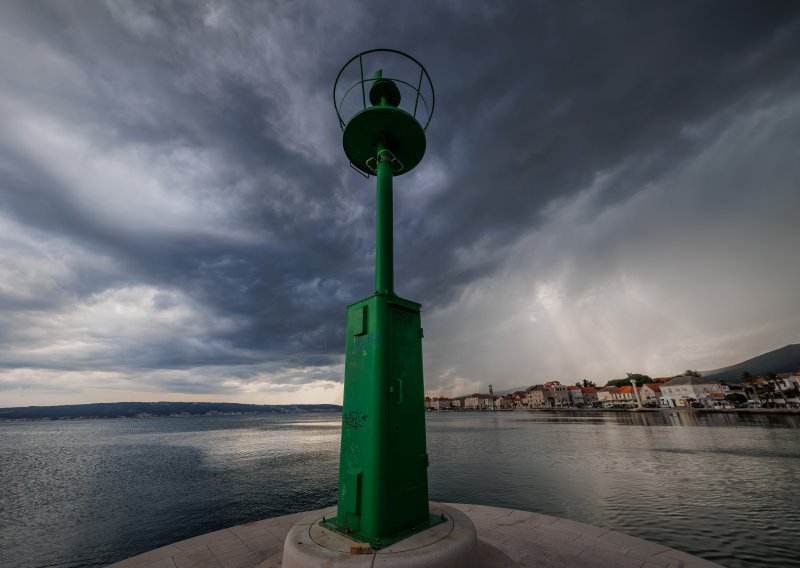 Za vikend i dalje promjenjivo, a grmljavinu i pljuskove očekujte i sljedeći tjedan