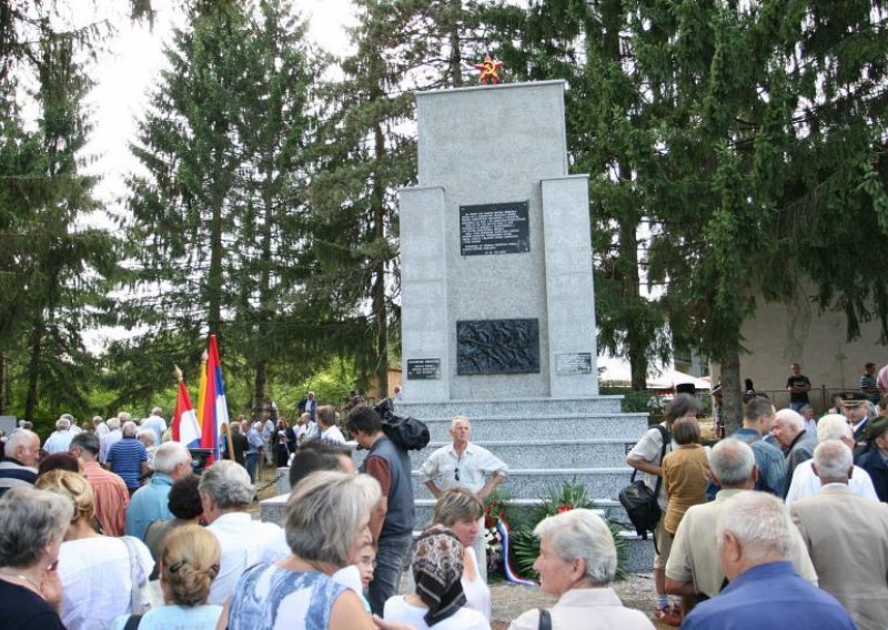 Štrok otkrio obnovljeni partizanski spomenik