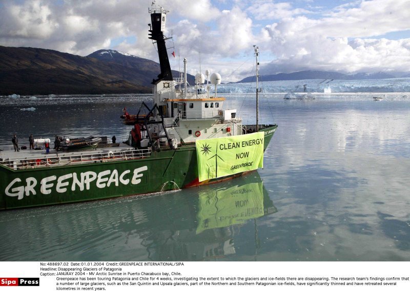 Greenpeaceov brod dolazi dati potporu hrvatskim ribarima