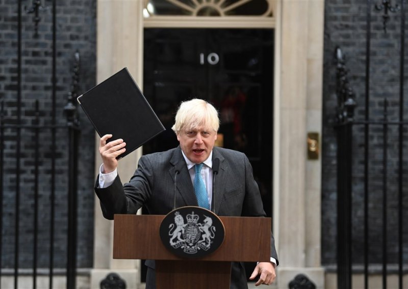 Bivši britanski premijer Boris Johnson podnio ostavku u parlamentu