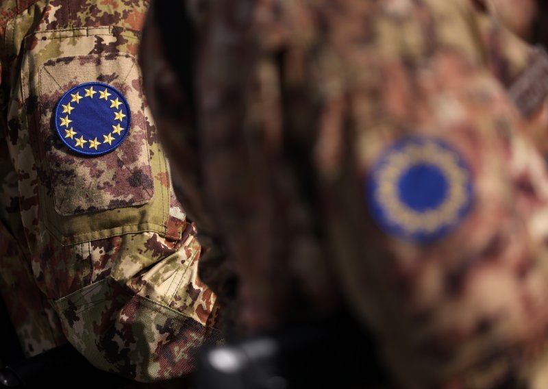 Rusija neće blokirati produženje mandata EUFOR-a, ali sve opcije su na stolu