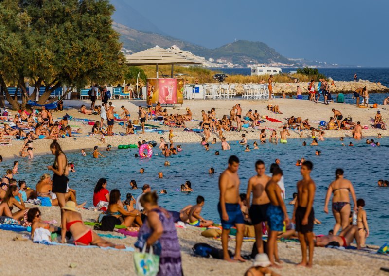 U Hrvatskoj 30 posto više turista nego lani, broj noćenja za petinu viši