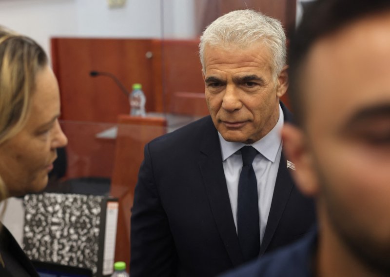 Izraelski oporbeni čelnik Yaïr Lapid svjedoči na suđenju Netanyahuu za korupciju