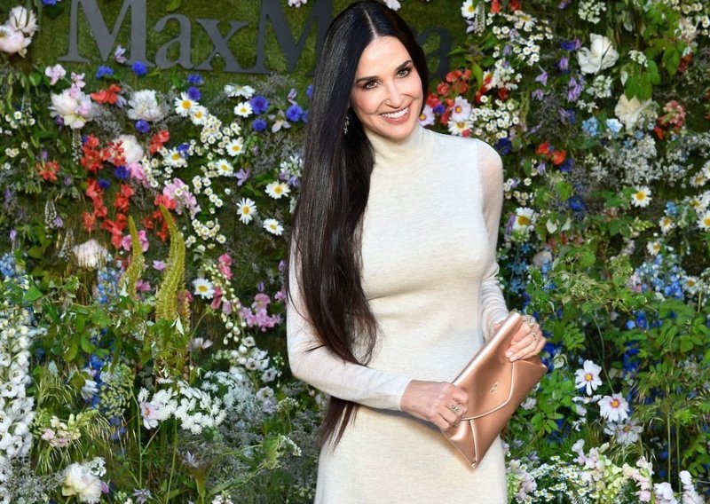 Izgleda senzacionalno: Demi Moore sve je zasjenila u ovom elegantnom izdanju