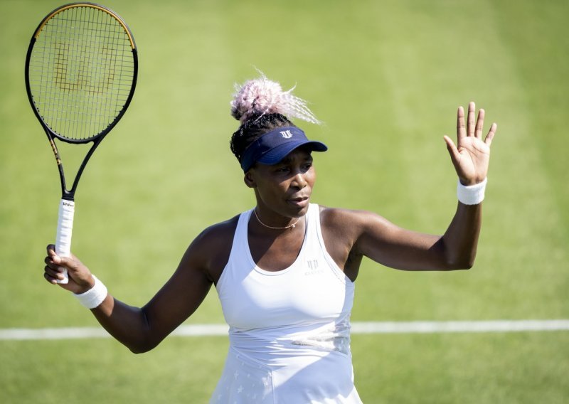 Venus Williams se vratila i već u 1. kolu izgubila od 25 godina mlađe protivnice