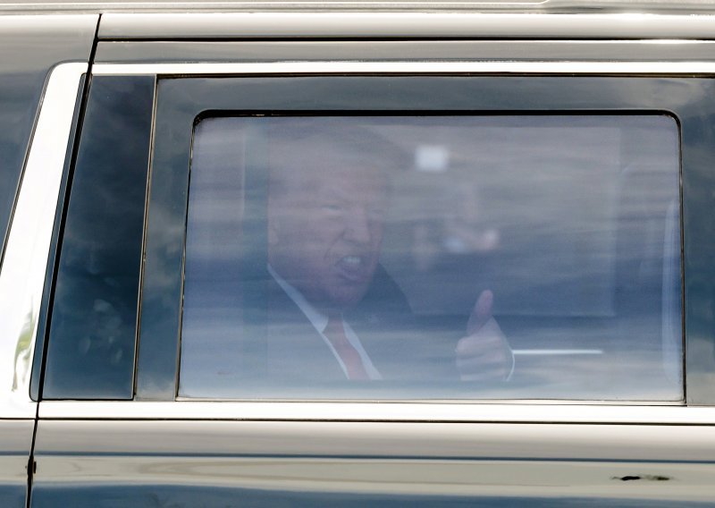 Trump pušten bez jamčevine i ograničenja kretanja, ipak dobio jednu zabranu