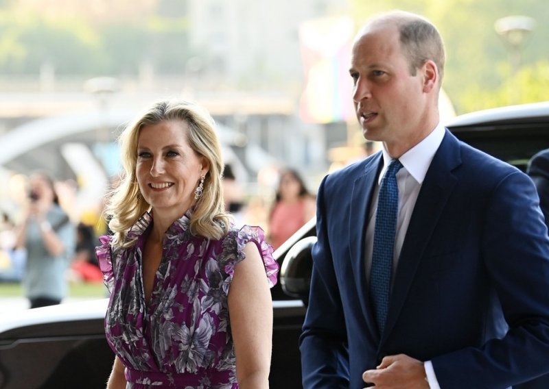 Chic vojvotkinja: Princ William u rijetkom zajedničkom pojavljivanju sa strinom