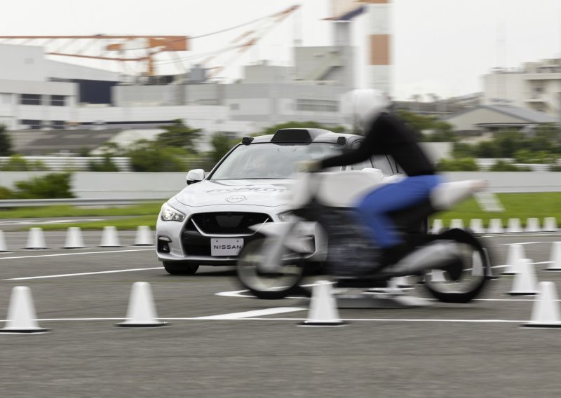 Nissan dodaje izbjegavanje sudara na raskrižju ProPILOT tehnologiji pomoći vozaču