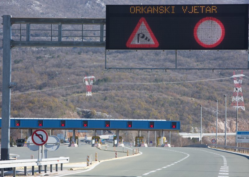 Zbog prometne nesreće na A7 ograničena brzina, vjetar stvara probleme u prometu