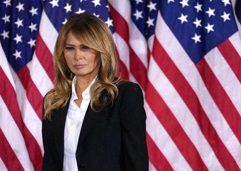 Iako je obećala suprugu podršku, Melania Trump se drži na sigurnoj distanci