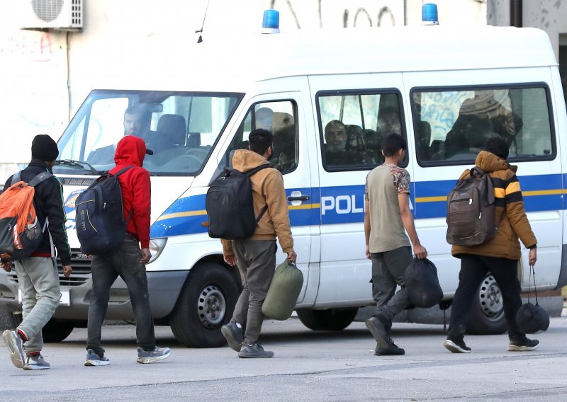 Pokrenuta istraga protiv sedmorice: Kroz Hrvatsku su prevozili migrante za 1.500 eura
