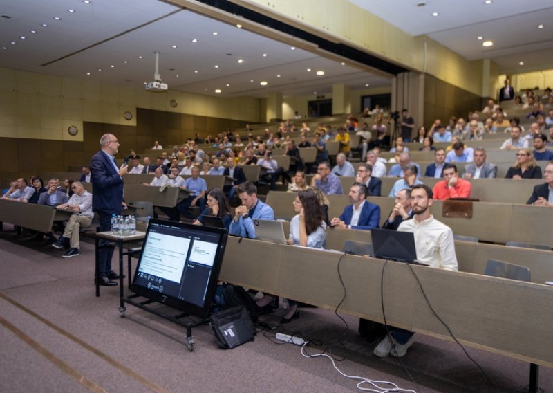 Na FER-u održano veliko okupljanje bivših studenata i studentica