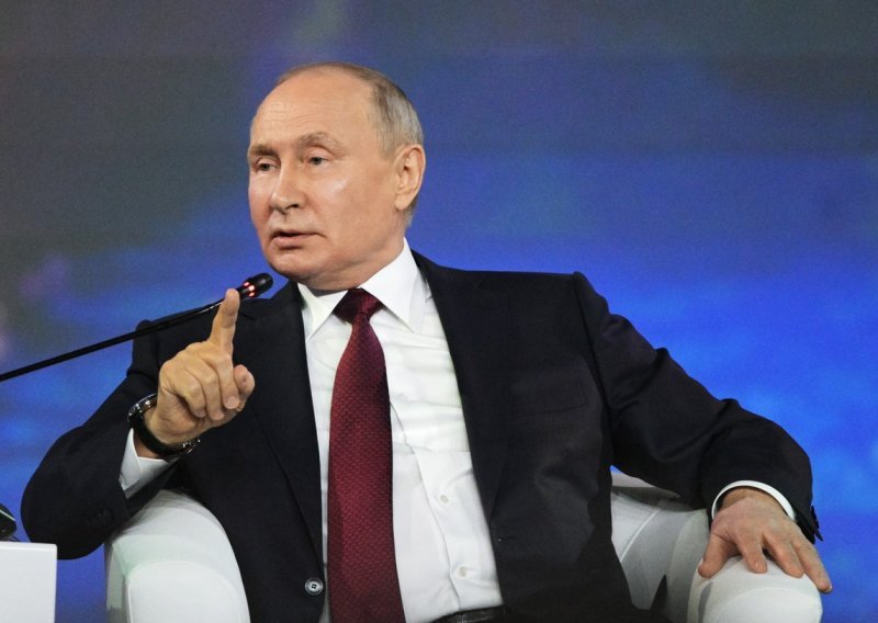 Putin otkrio: Rusija smanjuje ovisnost o izvozu nafte i plina