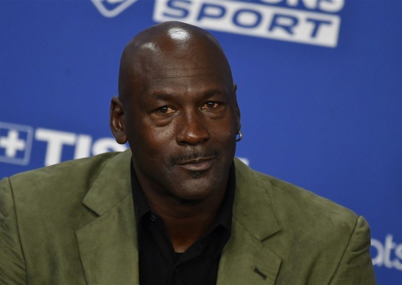 Michael Jordan prodaje Hornetse za čak tri milijarde dolara