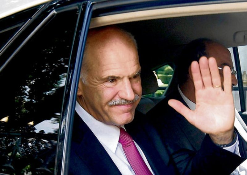 Nema Papandreuove ostavke prije dogovora o novoj vladi