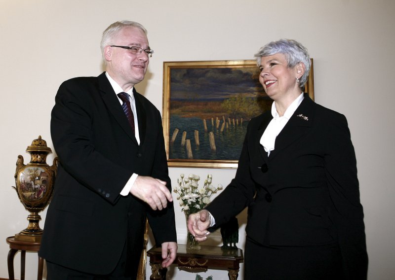 Josipović ugrožen, a Kosor nije?!