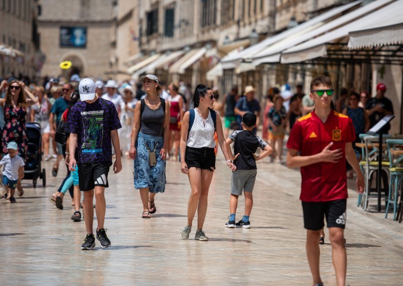 Turisti iz Austrije zgroženi cijenama u Hrvatskoj: 'Ovdje je skuplje nego kod nas'