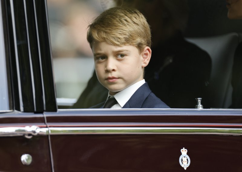 Nastavlja li princ George očevim stopama? S obitelji posjetio prestižni koledž