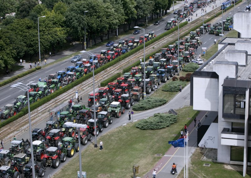 Tisuću traktora blokirat će ceste u šest županija