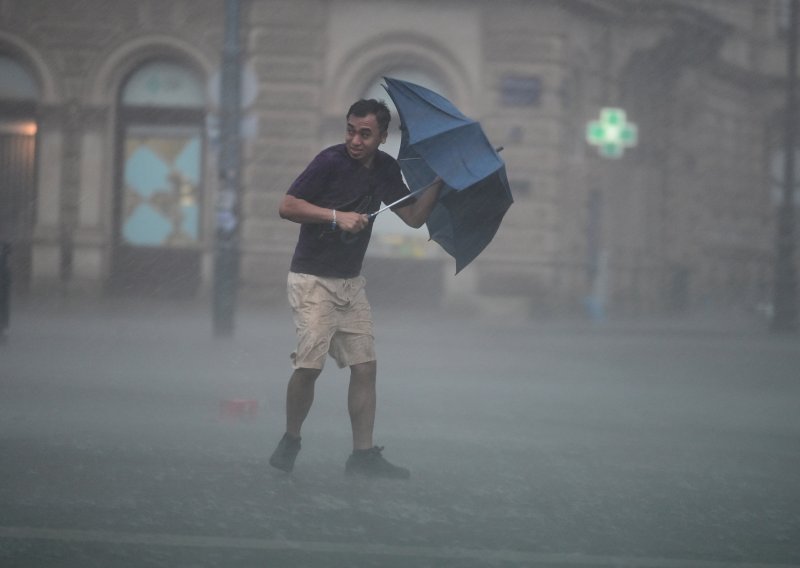 DHMZ objavio meteoalarme. Na snazi u različitim regijama crveni, narančasti i žuti